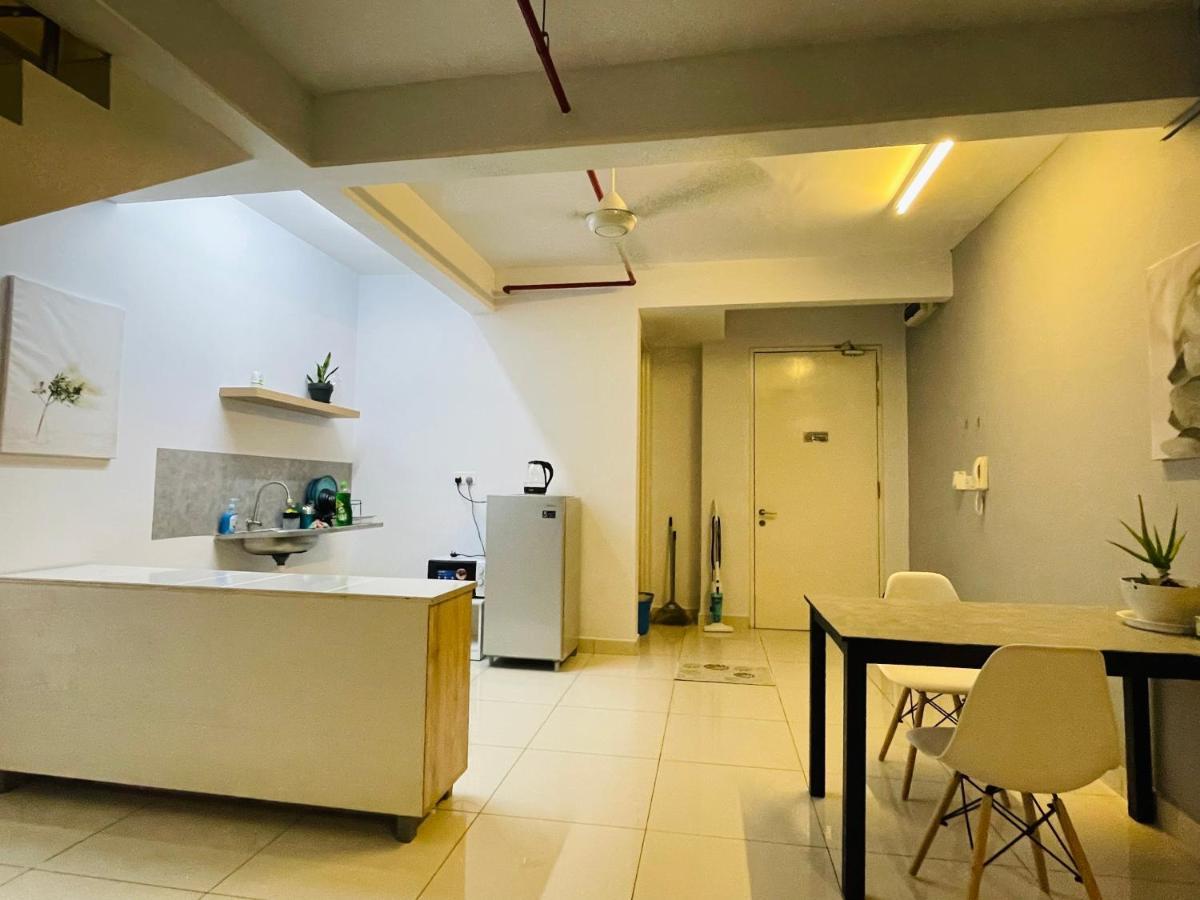 Minimalist Loft2 Decentrum Wifinetflix Kajang Bagian luar foto