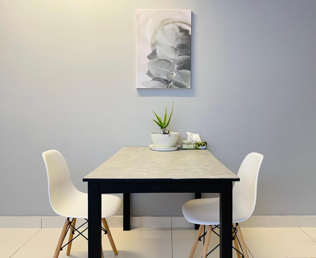 Minimalist Loft2 Decentrum Wifinetflix Kajang Bagian luar foto